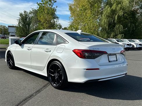 Used 2024 Honda Civic Sport image 2