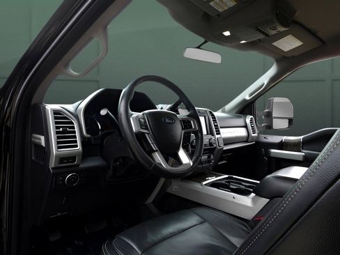 Used 2017 Ford F250 Lariat w/ Lariat Value Package image 15