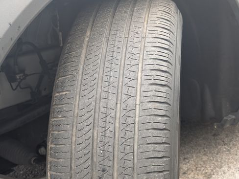 Used 2022 Ford Explorer XLT w/ Equipment Group 202A RWD image 39