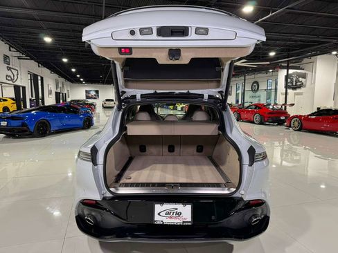 Used 2021 Aston Martin DBX image 41