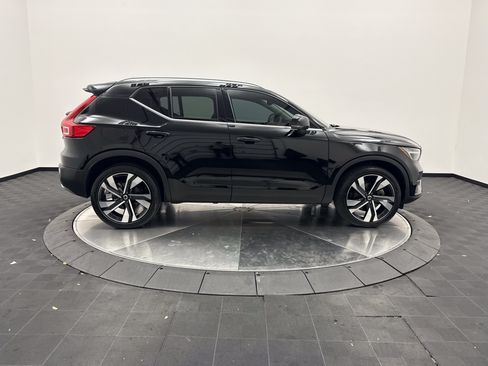 Certified 2023 Volvo XC40 B5 Plus w/ Protection Package Premier AWD/4WD image 8