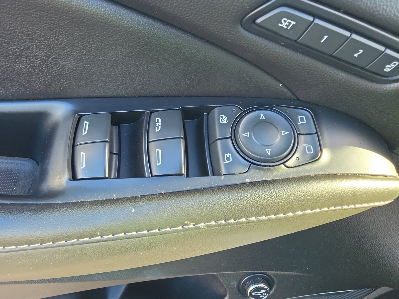 Used 2024 Buick Enclave Avenir w/ Avenir Technology Package FWD image 11