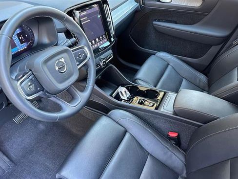 Certified 2024 Volvo XC40 B5 Plus w/ Protection Package Premier AWD/4WD image 9