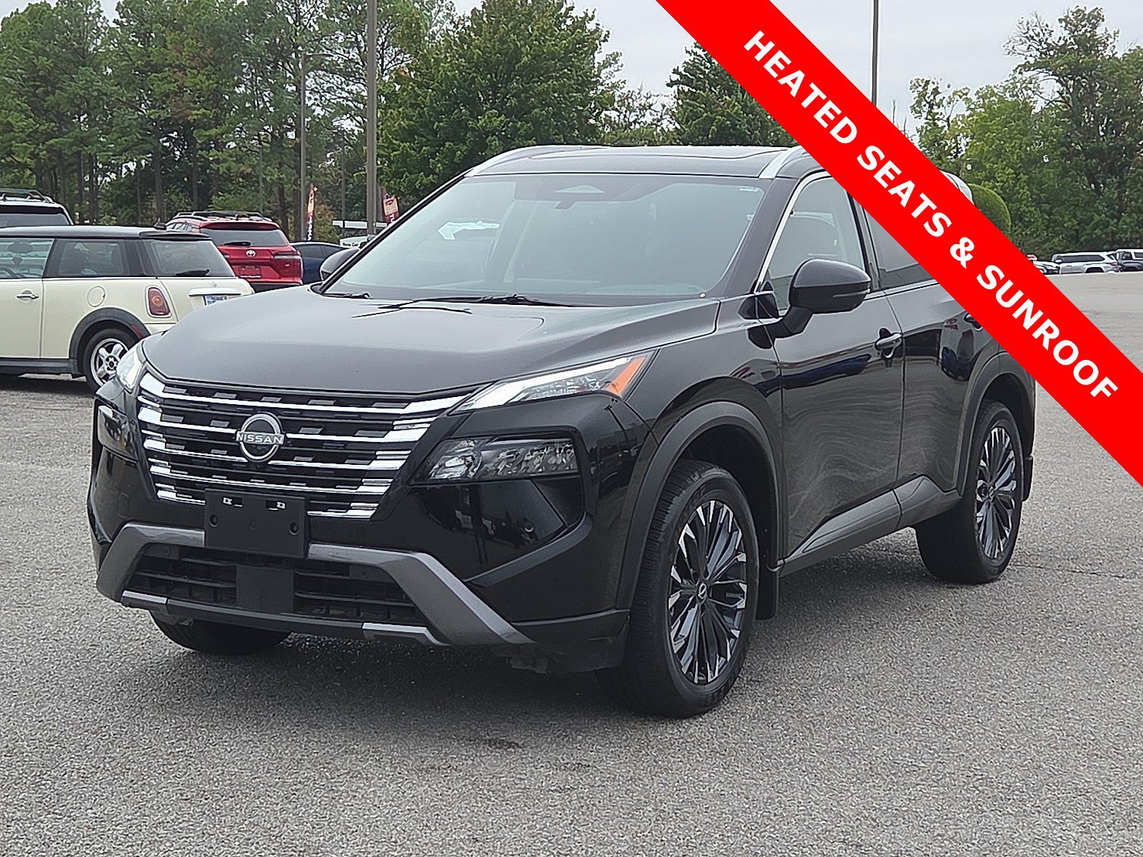 Used 2025 Nissan Rogue SL w/ Tech Package AWD/4WD image 2