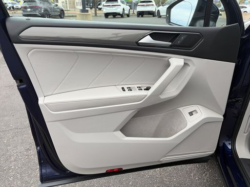 Used 2022 Volkswagen Tiguan SE image 14