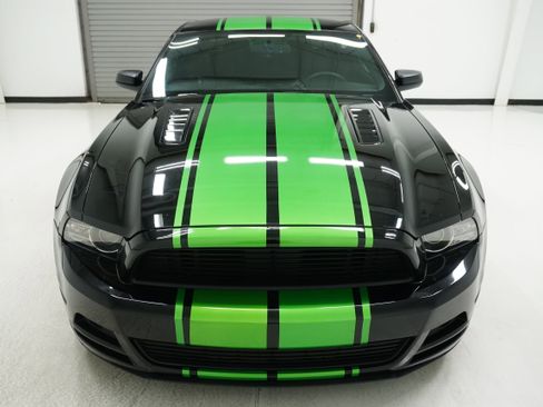 Used 2013 Ford Mustang Coupe image 2