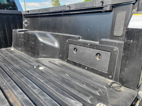 Used 2020 Toyota Tacoma SR5 AWD/4WD image 9