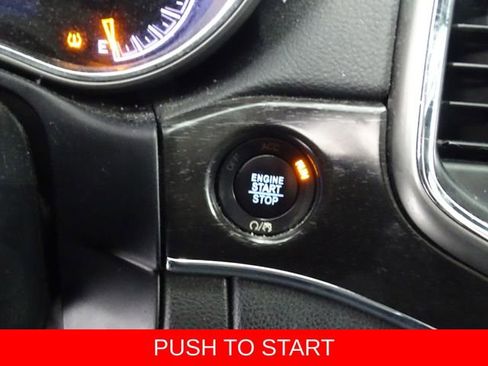 Used 2018 Jeep Grand Cherokee Limited image 9