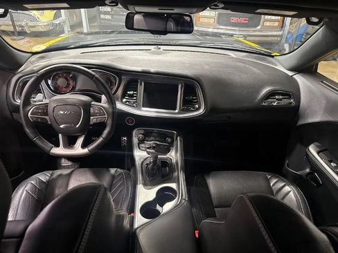 Used 2017 Dodge Challenger SRT Hellcat RWD image 12