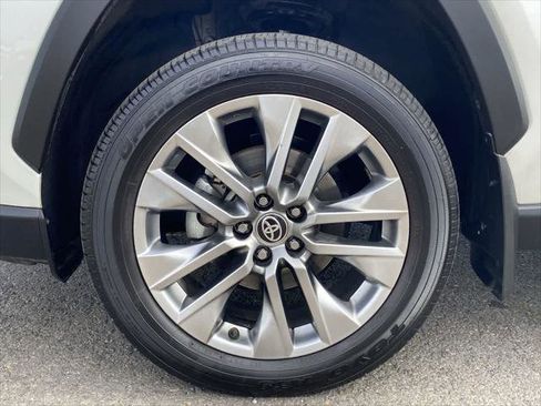 Certified 2022 Toyota RAV4 Limited image 10