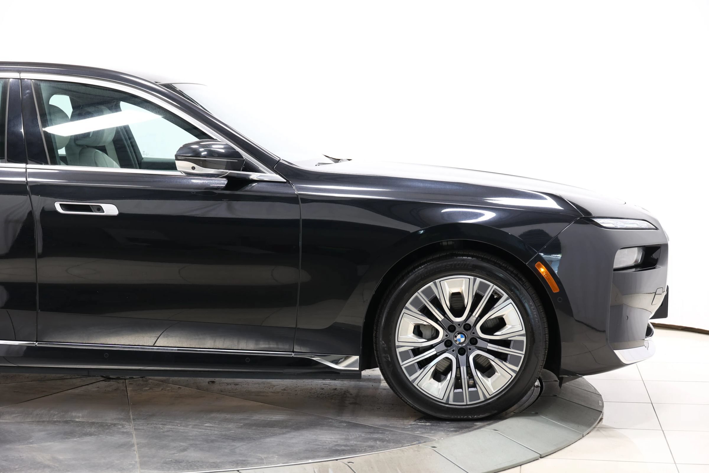 Used 2023 BMW i7 xDrive60 AWD/4WD image 72