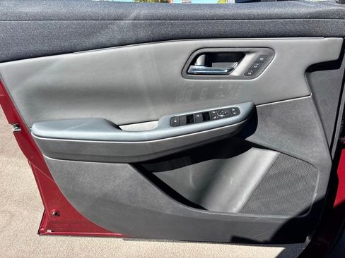 New 2026 Nissan Leaf Platinum+ w/ Cargo Package (Platinum+) image 15