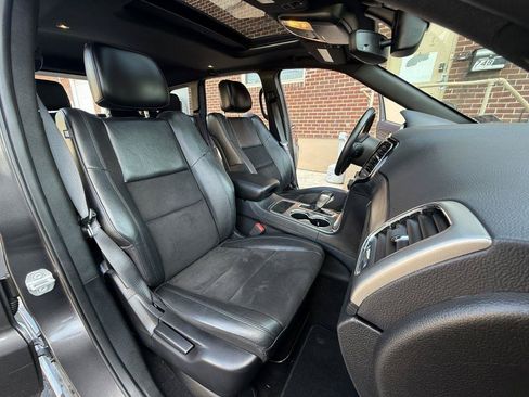 Used 2019 Jeep Grand Cherokee Altitude AWD/4WD image 17