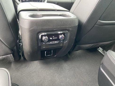 Used 2025 GMC Yukon Denali image 51