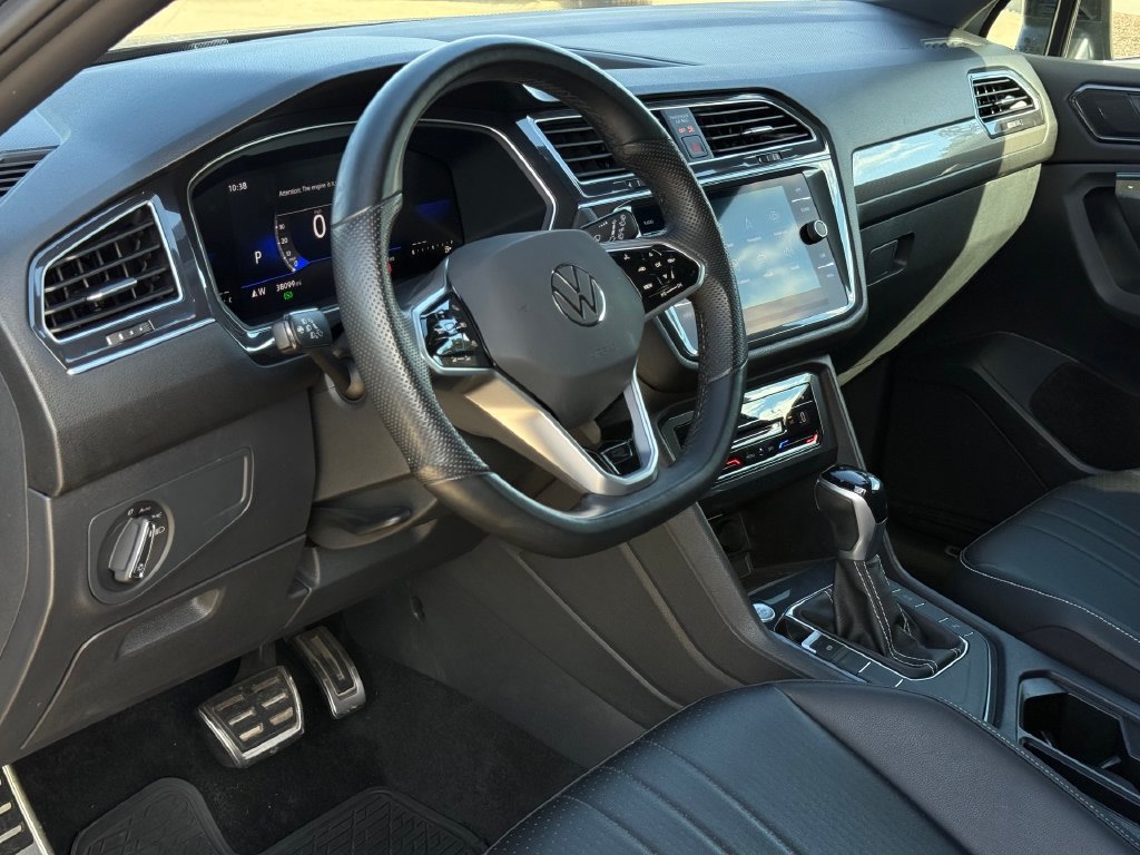 Used 2024 Volkswagen Tiguan SE R-Line FWD image 8
