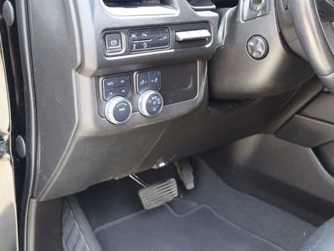 Used 2021 GMC Yukon XL AT4 w/ AT4 Premium Package AWD/4WD image 28
