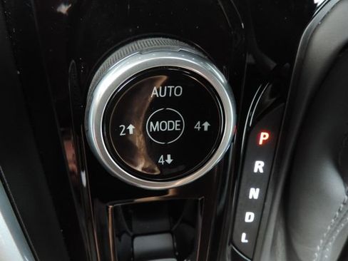 Used 2026 Chevrolet Colorado ZR2 w/ Technology Package AWD/4WD image 34