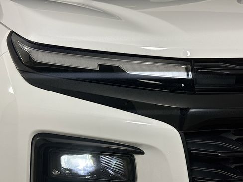 Used 2024 Chevrolet Traverse LT w/ Midnight/Sport Edition image 41