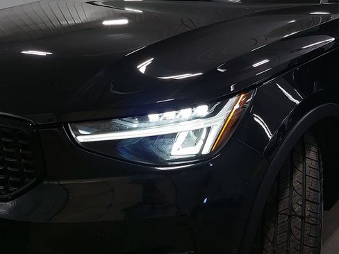 Used 2024 Volvo XC40 B5 Plus w/ Climate Package AWD/4WD image 32