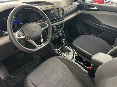 Certified 2023 Volkswagen Taos SE w/ Panoramic Sunroof Package FWD image 12