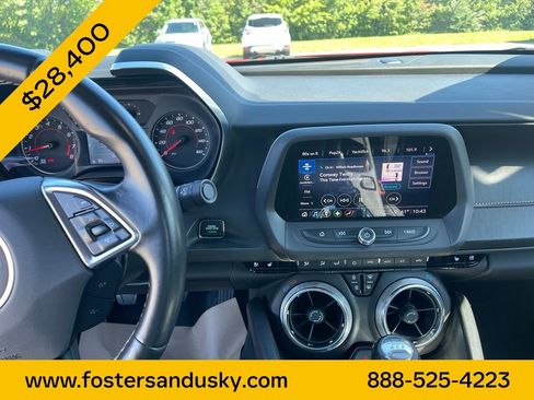 Used 2022 Chevrolet Camaro LT w/ Technology Package RWD image 11