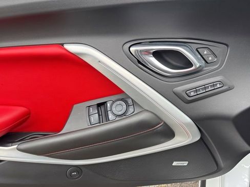Used 2017 Chevrolet Camaro SS image 21