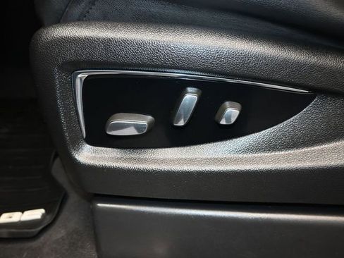 Used 2016 Cadillac Escalade ESV Premium AWD/4WD image 7