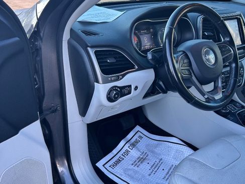 Used 2020 Jeep Cherokee Limited AWD/4WD image 9