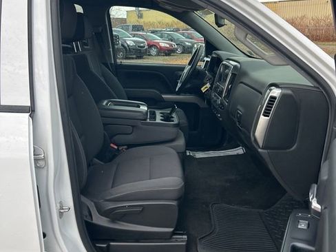 Used 2018 Chevrolet Silverado 1500 LT w/ Redline Edition image 10