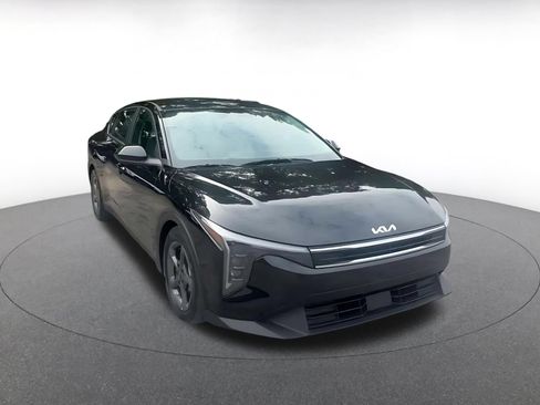 Used 2025 Kia K4 FWD image 3