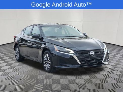 Used 2025 Nissan Altima 2.5 SV AWD/4WD image 2