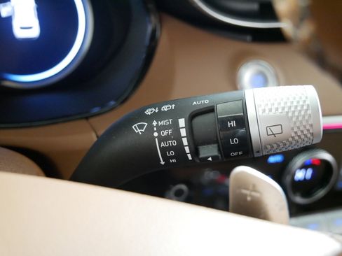 Certified 2023 Genesis GV70 2.5T w/ Advanced Package image 32