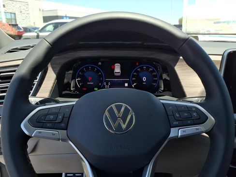 New 2026 Volkswagen Atlas SEL Premium R-Line AWD/4WD image 18