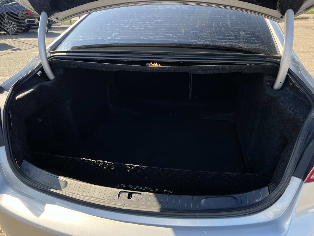 Used 2018 Chevrolet Impala LT w/ LT Convenience Package FWD image 9