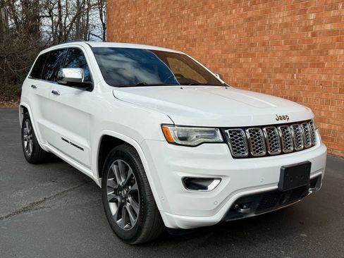 Used 2018 Jeep Grand Cherokee Overland image 11