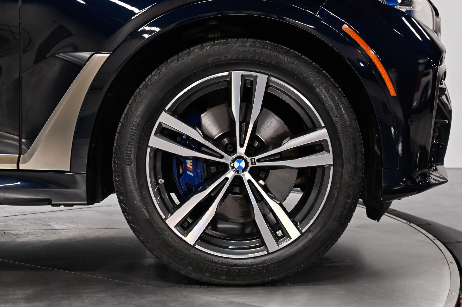 Used 2021 BMW X7 M50i AWD/4WD image 19