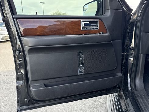 Used 2014 Lincoln Navigator 2WD image 11