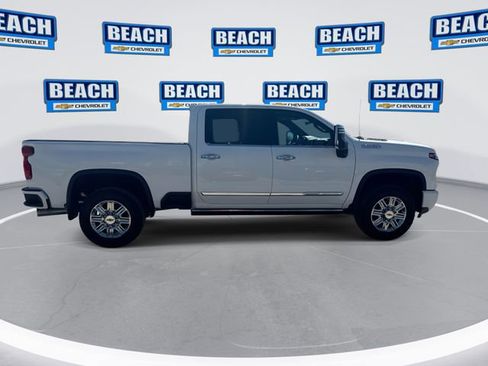 Used 2024 Chevrolet Silverado 3500 High Country w/ High Country Premium Package AWD/4WD image 9