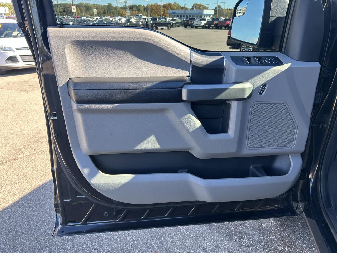 Used 2015 Ford F150 XLT w/ Trailer Tow Package AWD/4WD image 14