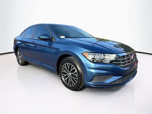 Used 2019 Volkswagen Jetta SE w/ Cold Weather Package image 1