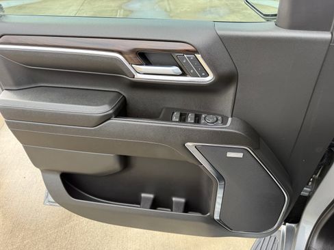 Used 2023 GMC Sierra 1500 SLT w/ SLT Premium Package image 24