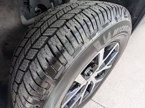 Used 2024 Jeep Grand Cherokee Limited image 43