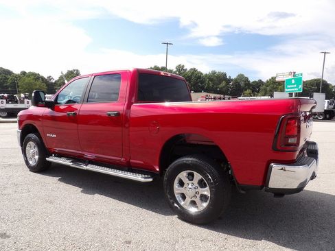 Used 2026 RAM 2500 Big Horn AWD/4WD image 5