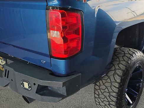 Used 2018 Chevrolet Silverado 1500 LT w/ LT Eassist Package AWD/4WD image 22