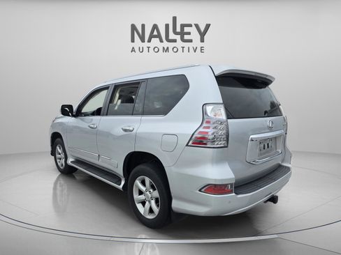 Used 2018 Lexus GX 460 image 3