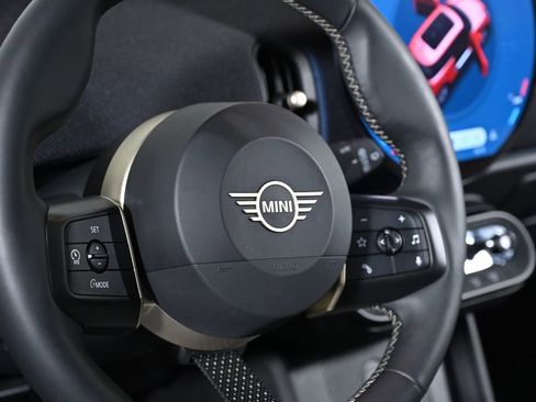 Certified 2025 MINI Cooper 2-Door Hardtop FWD image 12