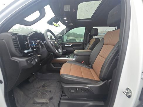 Used 2024 Chevrolet Silverado 3500 High Country image 16