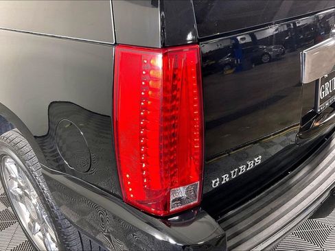 Used 2013 Cadillac Escalade Luxury image 42