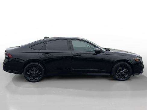 Certified 2025 Honda Accord SE image 6