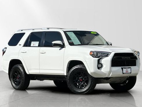 Used 2018 Toyota 4Runner SR5 image 1